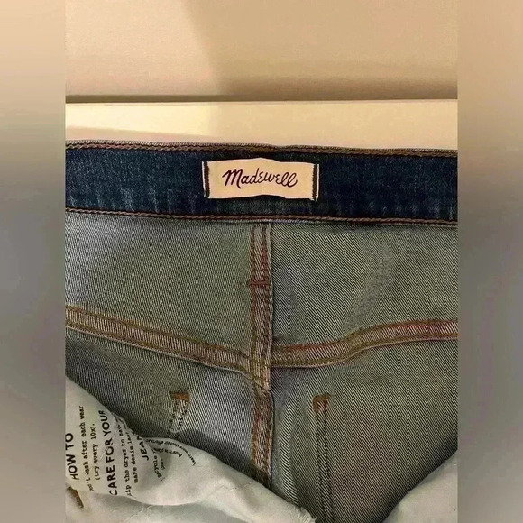 10" High-Rise Roadtripper Authentic Skinny Jeans (SZ 32) - Picture 5 of 6